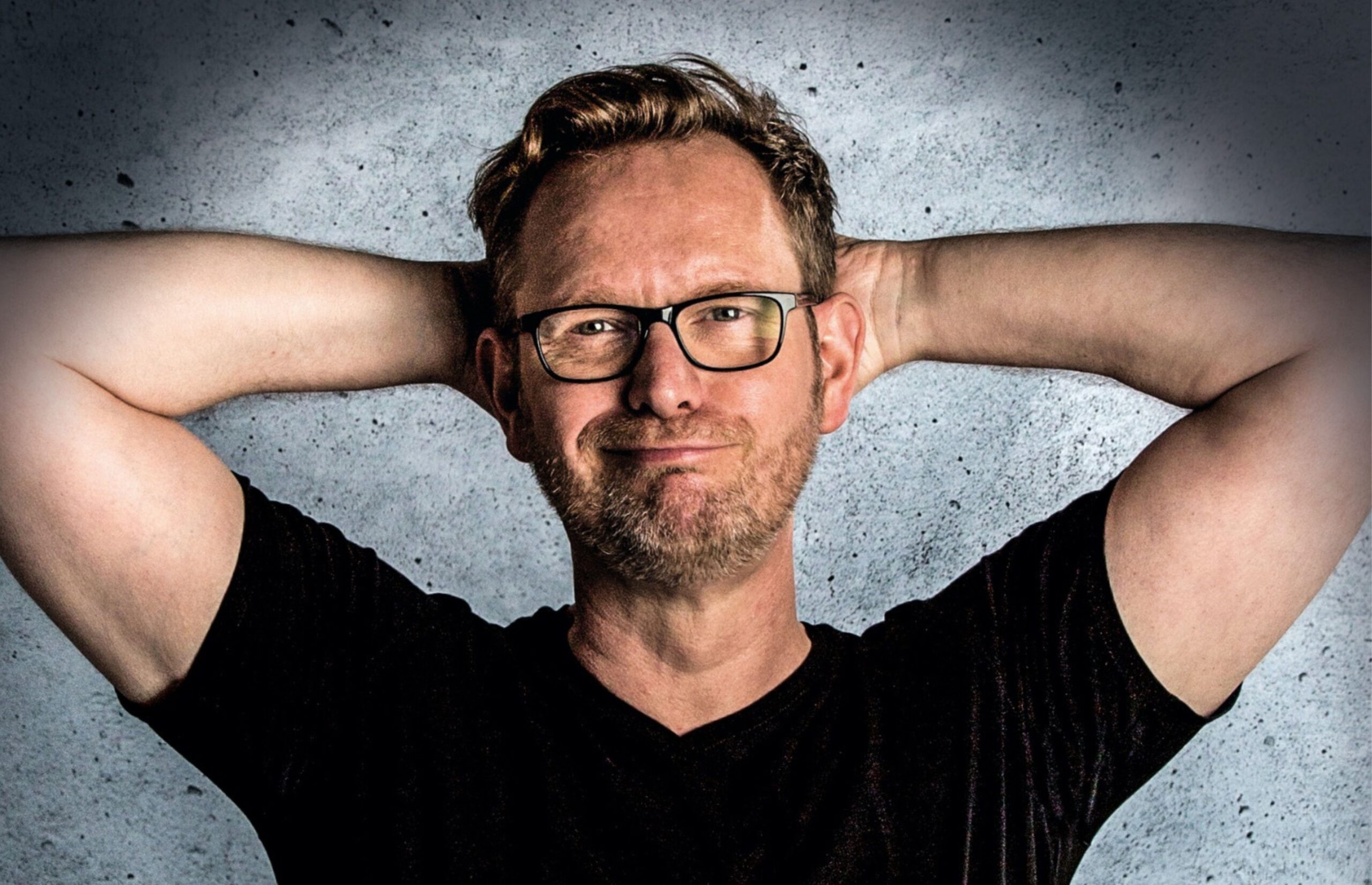 Martin Sierp - KNACKIG! Zumindest die Gelenke! Martin Sierp - KNACKIG! Zumindest die Gelenke!