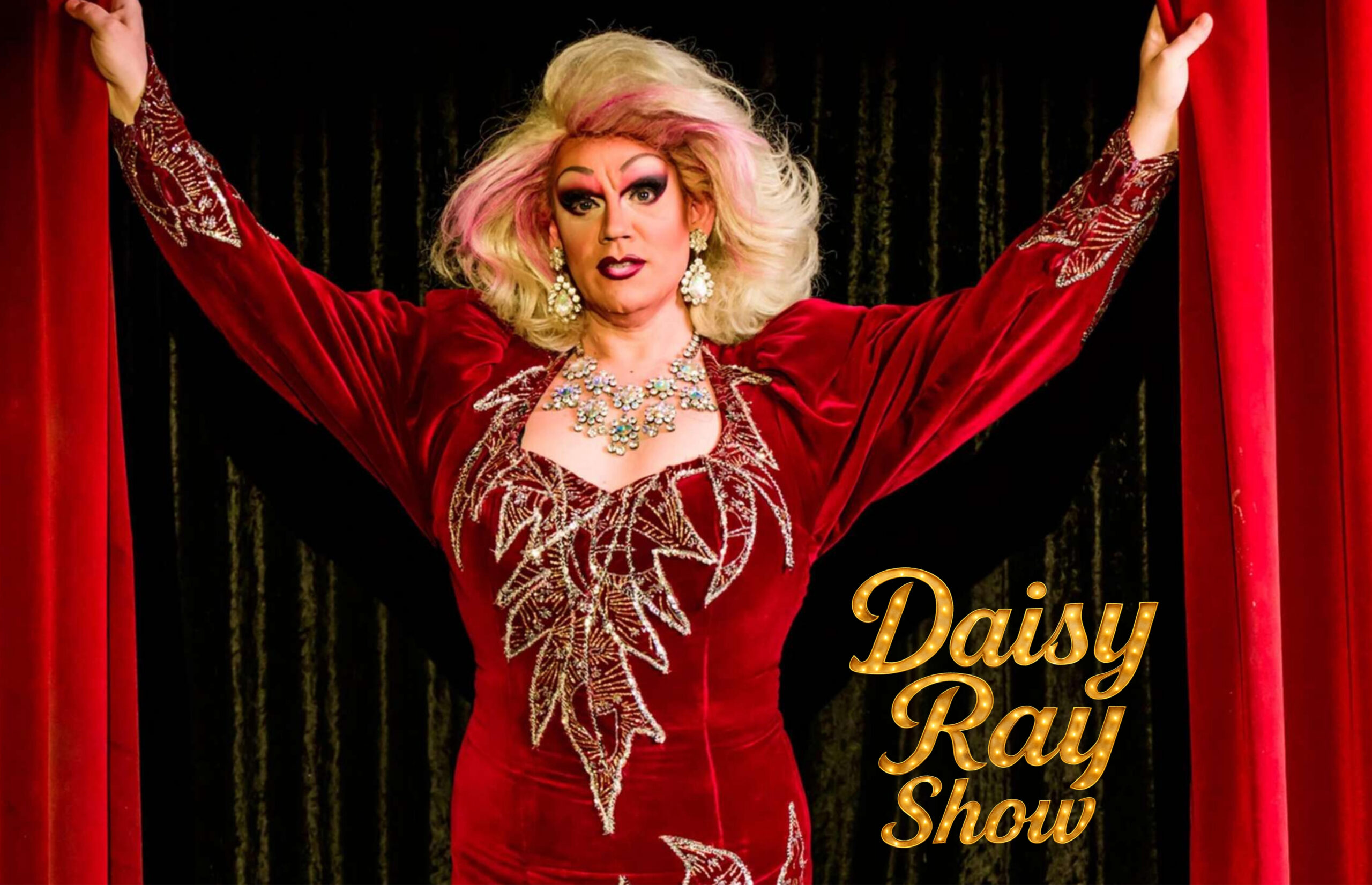 Comedy bei Daisy Ray – Die Travestie-Show auf dem Theaterschiff Lübeck!
